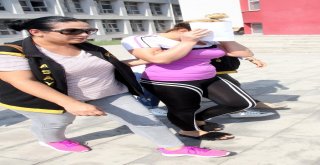 Polis Avcı Kılığında Katil Zanlılarını Yakaladı
