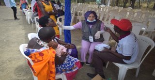 Tikanın Gönüllü Elçilerinden Kenyada İki Bin Çocuğa Diş Sağlığı Taraması