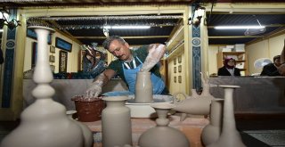 Pendikte 14. Uluslararası Geleneksel Sanatçılar Buluşması Başladı