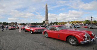 Paris Yollarında Asırlık Arabalar