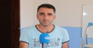 Fedakar Müdür Okulu Tek Başına Boyuyor