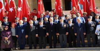 Bakan Soylu Gazilerle Birlikte Anıtkabirde