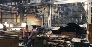 Başkentte Korkutan Fabrika Yangını