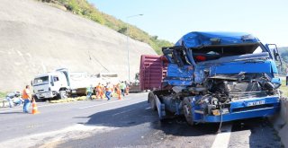 Boluda, Tem Otoyolunda Zincirleme Kaza: 2 Yaralı