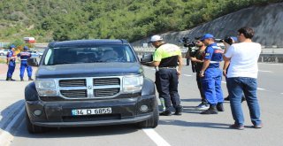 Vali Büyükakından Sürücülere Karpuz İkramı