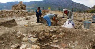 Seyahatnamedeki Yıldırım Han Camiinin Kalıntıları Bulundu