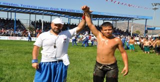Yuntdağı Yağlı Güreş Festivali Başladı