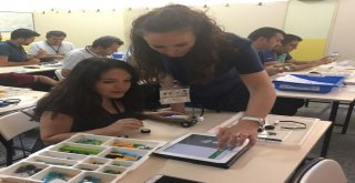 Aeüsinde Sınıf Öğretmenlerine Eğitsel Robotik Uygulamaları Eğitimi Verildi