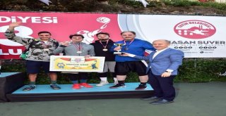 Fatihte 3X3 Sokak Basketbolu Turnuvasında Dereceye Giren Sporcular Ödüllendirildi