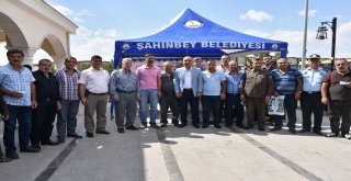 Şahinbey Belediyesi Esnafa Kuran-I Kerim Ve Pilav Dağıttı