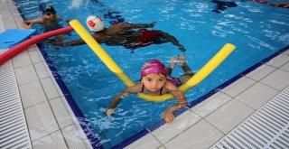 Yenimahalle Havuzlarında Yaz Yoğunluğu