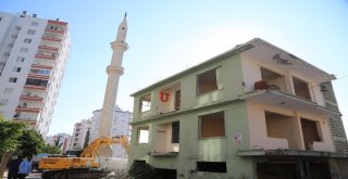 Mezitli Saray Camisi Yenileniyor