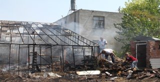 Hortumun Yetişmediği Yerleri Su Kovalarıyla Söndürdüler