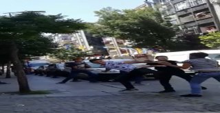 (Özel) İstanbulda Laf Atma Kavgasında Tekme Ve Yumruklar Havada Uçuştu