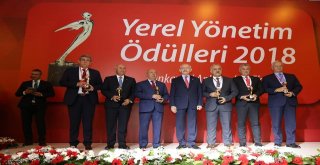 Kılıçdaroğlundan Başkan Nehire Ödül