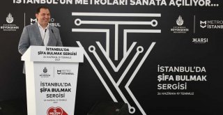 İSTANBUL'UN METROLARINDA SIRA DIŞI BİR SERGİ MEKANI