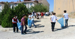 Öğrenciler Yarım Saatte 2 Kamyon Çöp Topladı