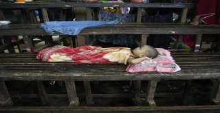 Myanmarda Tahliye Sayısı 148 Bine Yükseldi