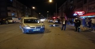 Hafif Ticari Araçla Motosiklet Çarpıştı: 1 Yaralı