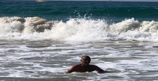 Sabah Plaja Gelen İşletmeci Gözlerine İnanamadı