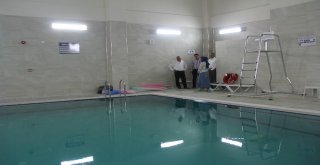 Başkan Karayoldan Minik Öğrencilere Sürpriz Ziyaret