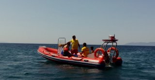 Sarımsaklı Plajlarında Boğulma Tehlikesi Atlatan Baba Ve Oğlu İtfaiye Kurtardı