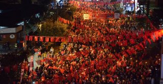 Cumhuriyet Ruhu Yıldırımda İlmek İlmek İşlendi