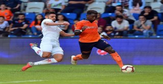Spor Toto Süper Lig: Medipol Başakşehir: 1 - Antalyaspor: 0 (İlk Yarı)