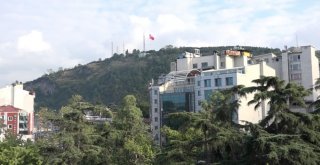 Metrelerce Yükseklikte Canlarını Hiçe Sayarak Baca Tamiri Yaptılar