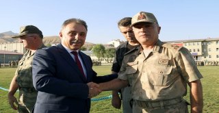 Hakkaride Rütbe Terfi Töreni