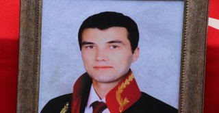 Yıldırım Düşmesi Sonucu Hayatını Kaybeden Genç Savcı Son Yolcuğuna Uğurlandı