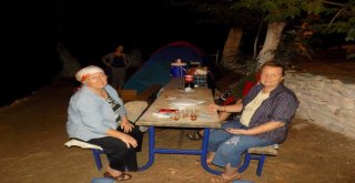 736 Yıldır Bu Keşkek İçin İnsanlar Geceyi Dağda Geçiriyor