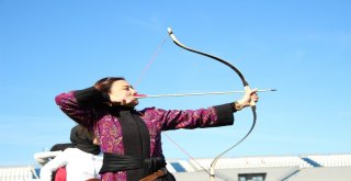 Oklar Cumhuriyet İçin Atıldı