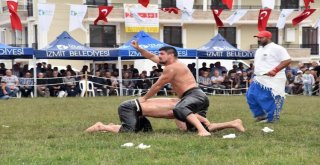 İzmit Er Meydanında Başpehlivan Faruk Akkoyun Oldu