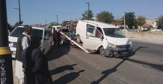 Sivasta Zincirleme Trafik Kazası: 5 Yaralı