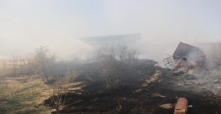 Karamanda Kuru Otların Temizlenmesi İçin Yakılan Ateş Büyüyünce Korkuttu