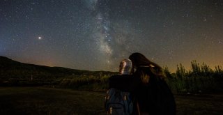 Bursalılar Gökyüzü Şölenini Nilüferde İzledi