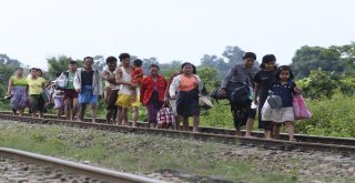 Myanmarda Köyler Sular Altında Kaldı: 50 Bin Kişi Tahliye Edildi