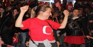 Sakaryada Cumhuriyet Coşkusu Yürüyüşle Kutlandı