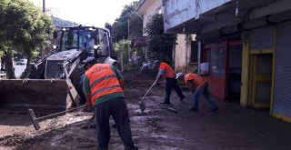 Sel Sonrası Temizlik Çalışmaları Devam Ediyor