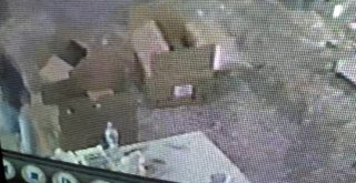 Fabrikadaki Cep Telefonu Hırsızı Kamerada