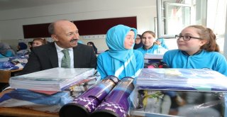 Sultangazi Belediyesinden Okullara Destek