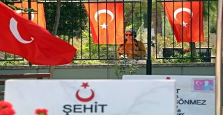 Mezarlık Ve Şehitliklerde Hüzünlü Bayram