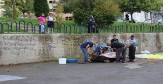 Kurbanlarını  Keserken Zor Anlar Yaşadılar
