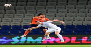 Uefa Avrupa Ligi: Medipol Başakşehir: 0 - Burnley: 0 (İlk Yarı)