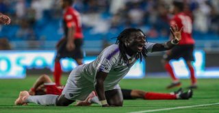 Bafetimbi Gomis, Arabistanda İlk Golünü Attı