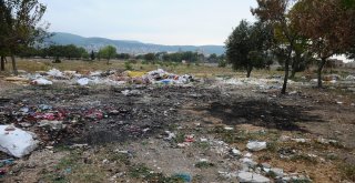 Bursada Boş Bir Araziye Bırakılan Tekstil Atıkları Alev Alev Yandı