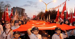 Malazgirt Kahramanları Ahlatta Fener Alayı İle Yad Edildi