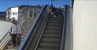 Şikayete Konu Olan Yürüyen Merdivenleri Çocukların Durdurduğu Ortaya Çıktı