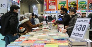 Van Kitap Fuarını 250 Bin Kitapsever Ziyaret Etti